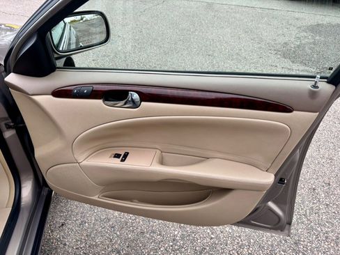 Used 2006 Buick Lucerne CXL w/ Luxury Package image 10