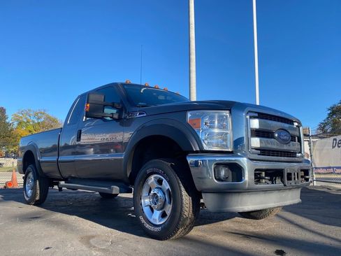 Used 2014 Ford F250 XLT w/ Snow Plow Prep Package image 25