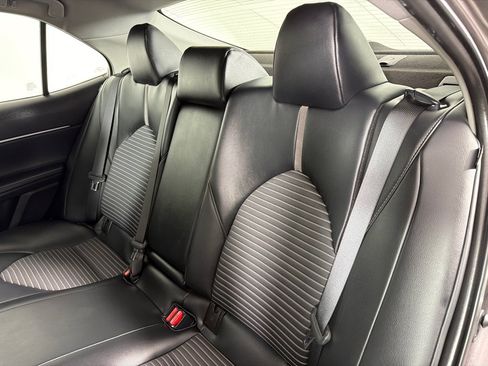 Used 2022 Toyota Camry SE FWD image 20