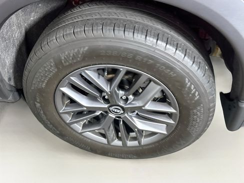 Used 2023 Nissan Rogue S AWD/4WD image 11