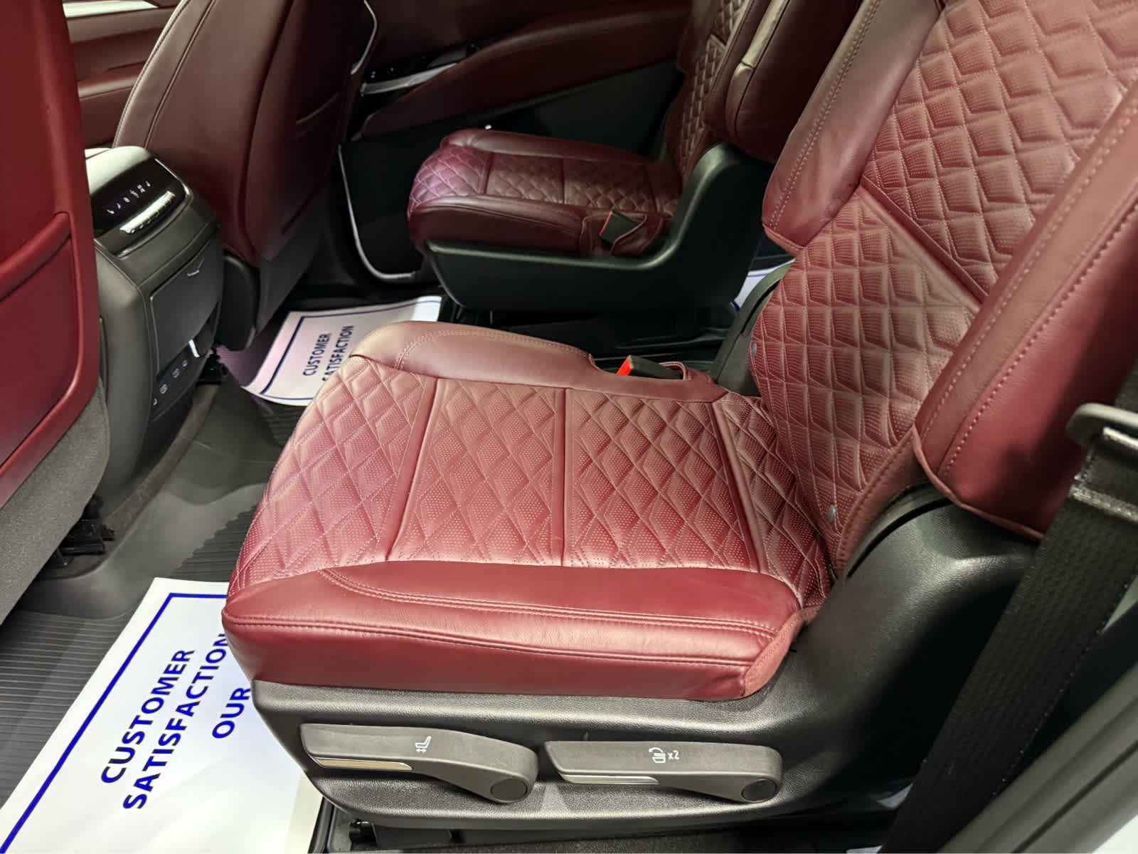 Used 2026 Cadillac Escalade Luxury w/ LPO, Floor Liner Package AWD/4WD image 29