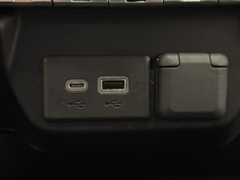 Used 2020 GMC Sierra 1500 Elevation w/ Elevation Convenience Package image 9