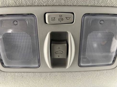 Used 2025 Hyundai Venue SEL FWD image 55