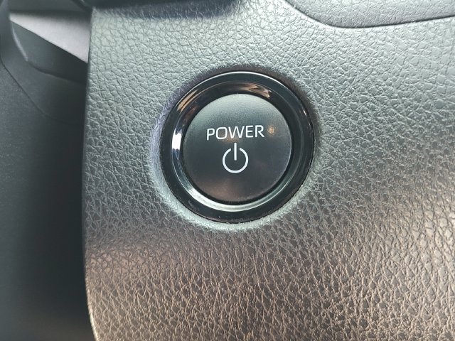 Used 2025 Toyota Camry SE FWD image 19