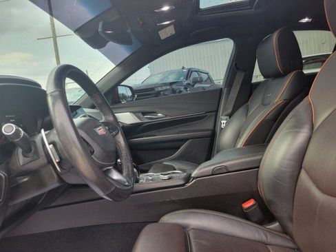 Used 2021 Cadillac CT4 V w/ Technology Package RWD image 12