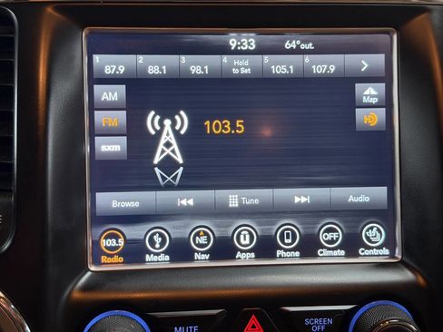 Used 2018 Jeep Grand Cherokee Overland image 38