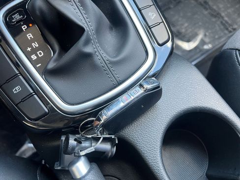 Used 2025 Kia Seltos S image 22