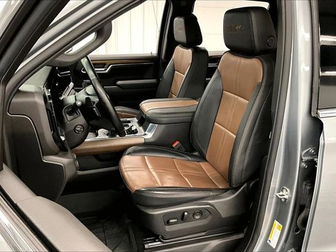 Used 2024 Chevrolet Silverado 1500 High Country w/ LPO, Dark Essentials Package AWD/4WD image 24