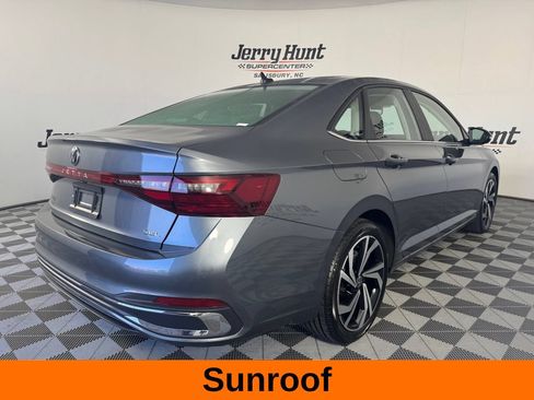 Used 2025 Volkswagen Jetta SEL FWD image 7