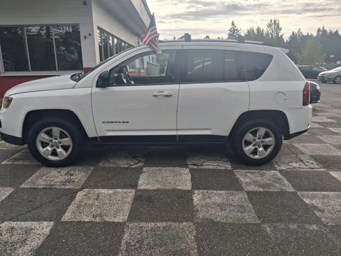 Used 2015 Jeep Compass Sport w/ Power Value Group FWD image 3