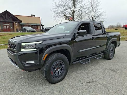 New 2026 Nissan Frontier PRO-4X w/ Pro-4x Convenience Package image 3