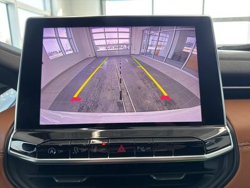 Used 2024 Jeep Compass Limited image 20