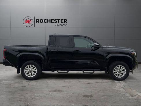 Certified 2024 Toyota Tacoma SR5 AWD/4WD image 6