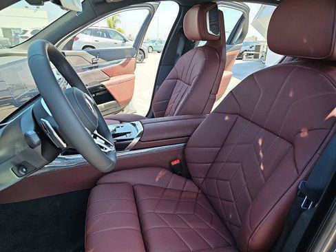 New 2025 BMW i7 xDrive60 image 15