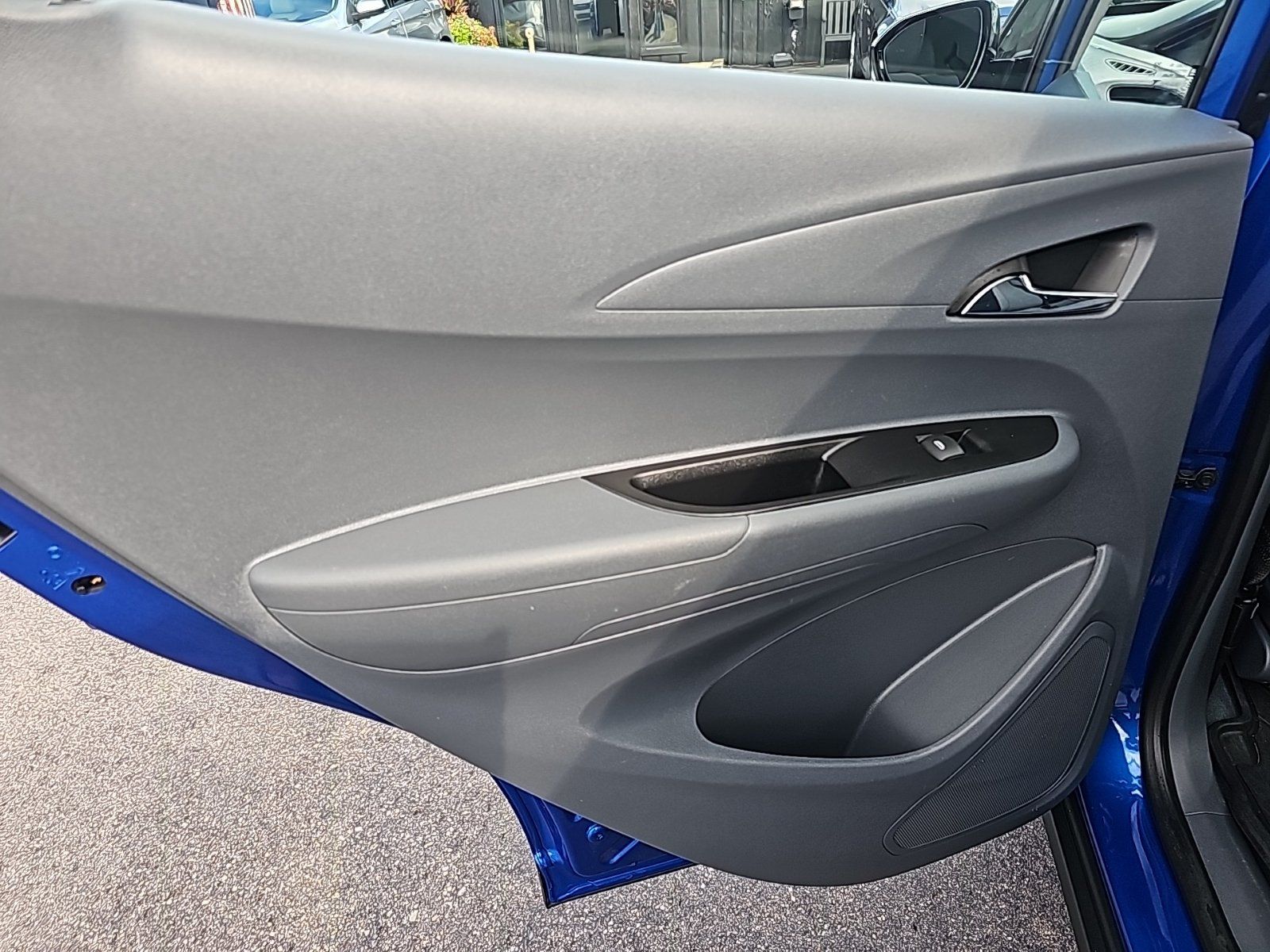 Used 2020 Chevrolet Bolt LT FWD image 12