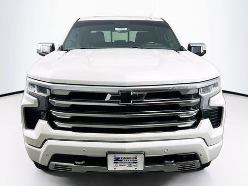 Certified 2024 Chevrolet Silverado 1500 High Country w/ Technology Package AWD/4WD image 2