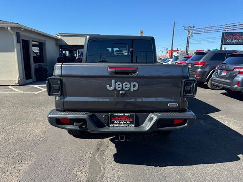 Used 2020 Jeep Gladiator Overland w/ Cold Weather Group image 4