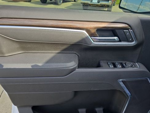 Used 2025 Chevrolet Silverado 1500 LT image 19