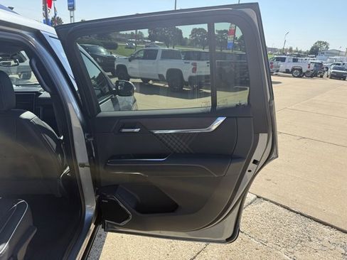 Used 2024 GMC Acadia Denali image 15