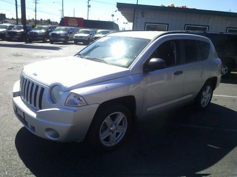 Used 2010 Jeep Compass Sport image 2