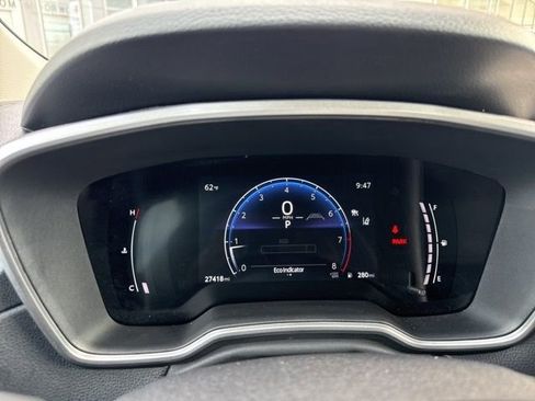 Used 2025 Toyota Corolla Cross XLE image 13