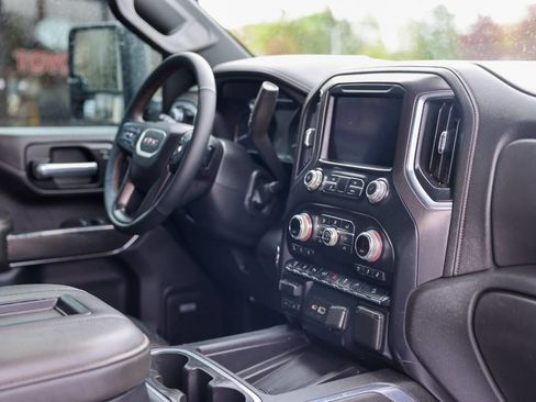 Used 2020 GMC Sierra 2500 AT4 w/ AT4 Premium Package image 14