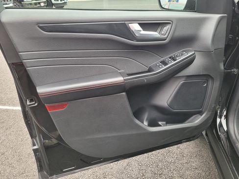 Used 2025 Ford Escape ST-Line image 12