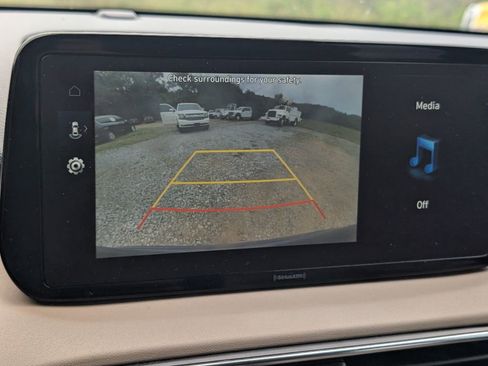 Used 2023 Hyundai Santa Fe SEL w/ Winter Weather Package image 16