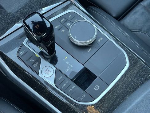 Certified 2022 BMW 330i xDrive Sedan w/ Driving Assistance Package image 20