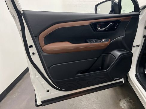 Used 2025 Subaru Forester Touring w/ Protection Package image 13