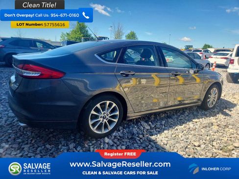 Used 2017 Ford Fusion SE FWD image 4