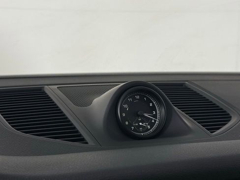 New 2025 Porsche Macan image 31