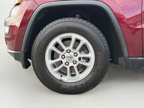 Used 2020 Jeep Grand Cherokee Laredo image 36