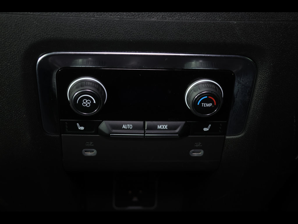Used 2023 Chevrolet Tahoe Premier AWD/4WD image 35