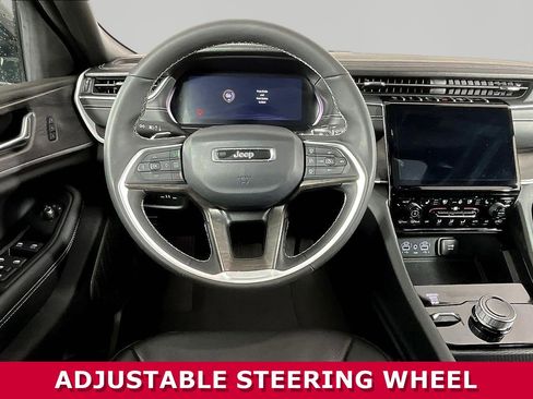 Used 2025 Jeep Grand Cherokee Limited w/ Luxury Tech Group II AWD/4WD image 8