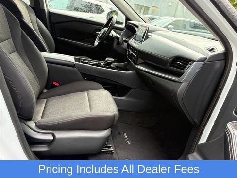 Used 2024 Nissan Rogue SV AWD/4WD image 18