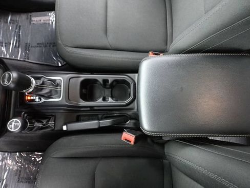 Used 2019 Jeep Wrangler Unlimited Sahara AWD/4WD image 34