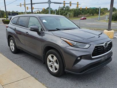 Used 2024 Toyota Highlander LE