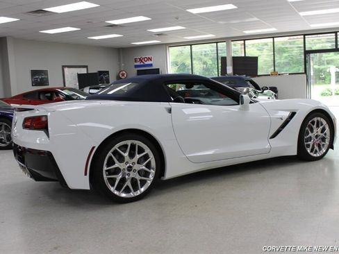 Used 2016 Chevrolet Corvette Stingray Convertible w/ 3LT Preferred Equipment Group RWD image 7