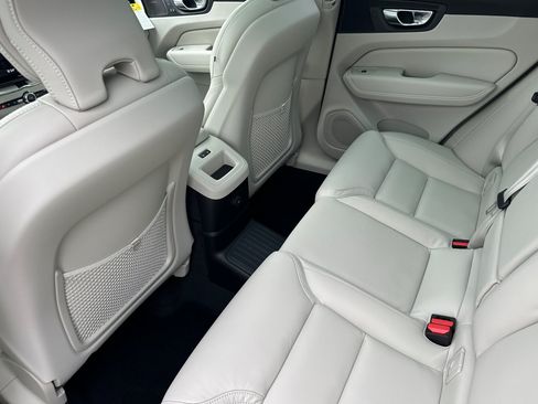 New 2026 Volvo XC60 T8 Ultra w/ Climate Package AWD/4WD image 9