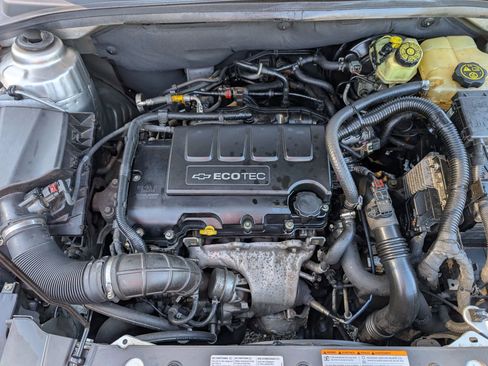 Used 2015 Chevrolet Cruze LT image 33