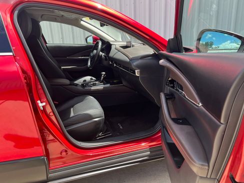 Used 2021 MAZDA CX-30 FWD 2.5 S w/ Premium Package image 17
