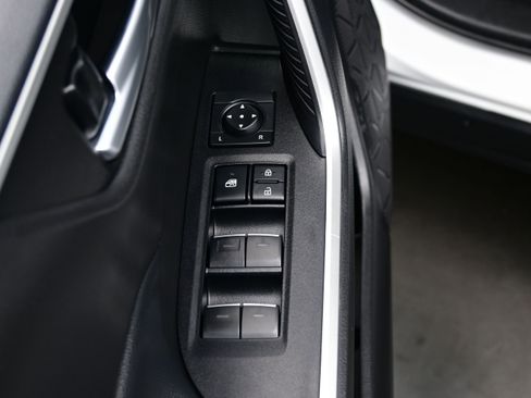 Used 2025 Toyota RAV4 XLE AWD/4WD image 10