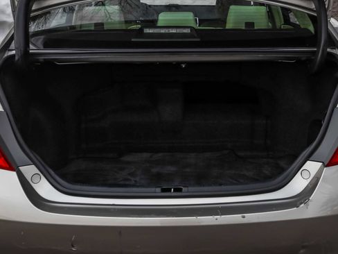 Used 2015 Toyota Camry LE image 18