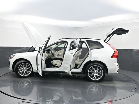 Used 2025 Volvo XC60 B5 Ultra w/ Protection Package Premier image 35