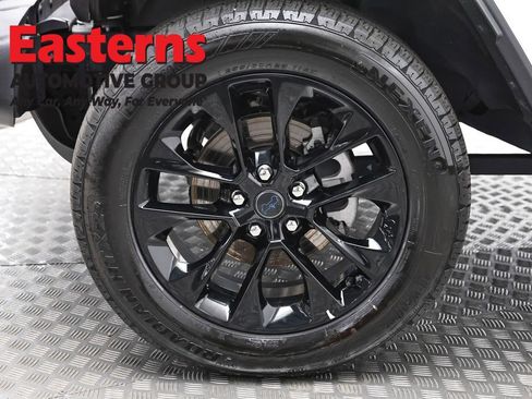 Used 2025 Jeep Wrangler Unlimited Sahara image 33