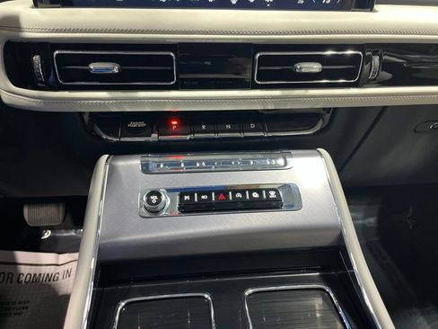 Used 2025 Lincoln Aviator AWD w/ Jet Appearance Package image 31