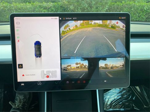 Used 2018 Tesla Model 3 Mid Range RWD image 17