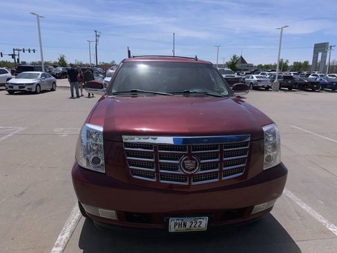 Used 2009 Cadillac Escalade AWD image 2