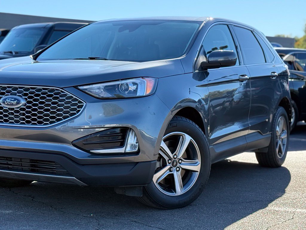 Used 2024 Ford Edge SEL w/ Convenience Package AWD/4WD image 2